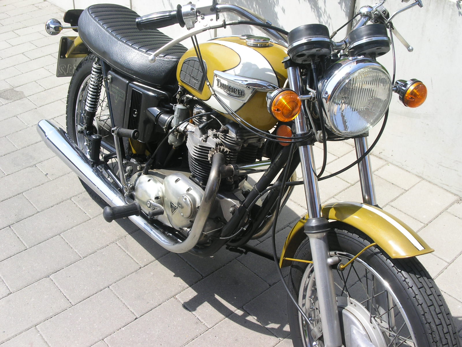 Triumph T 120 V