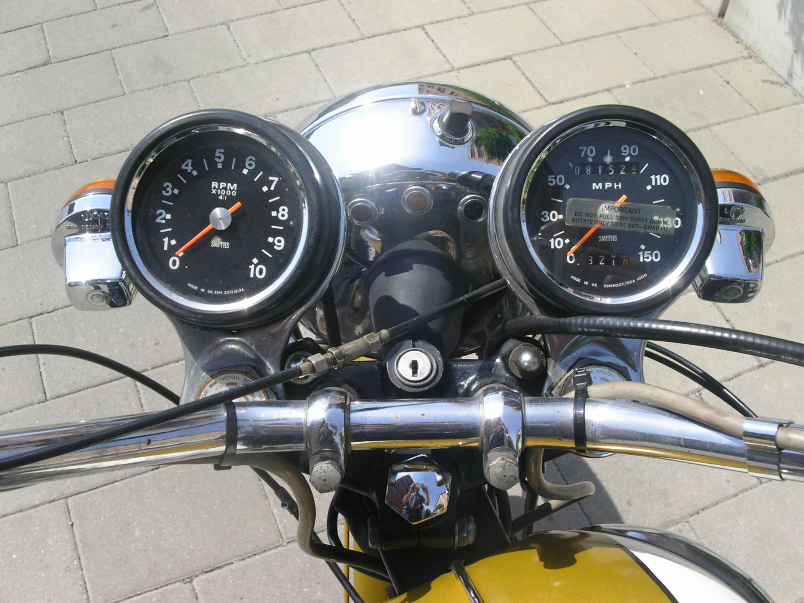 Triumph T 120 V