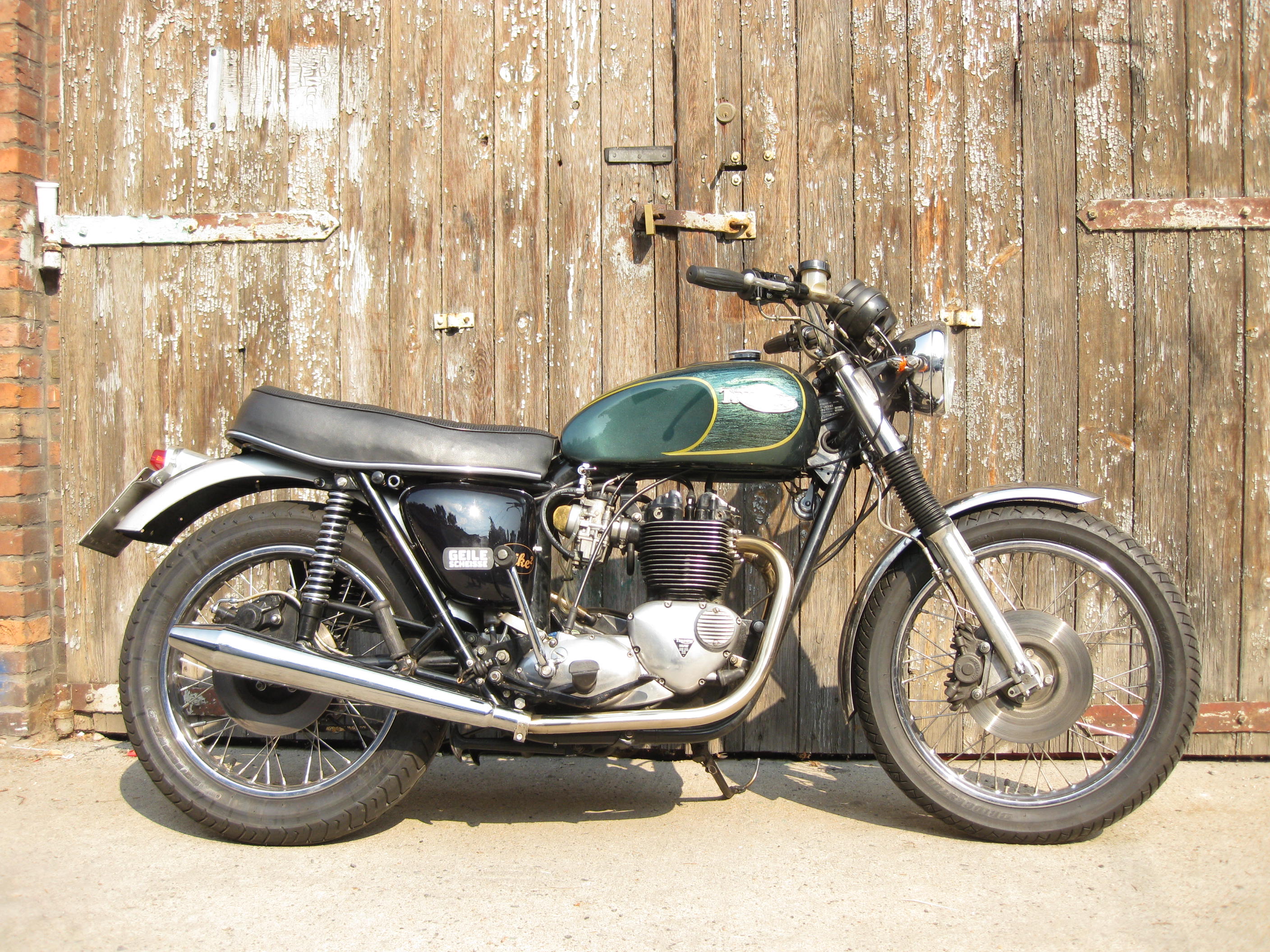 Triumph TSS