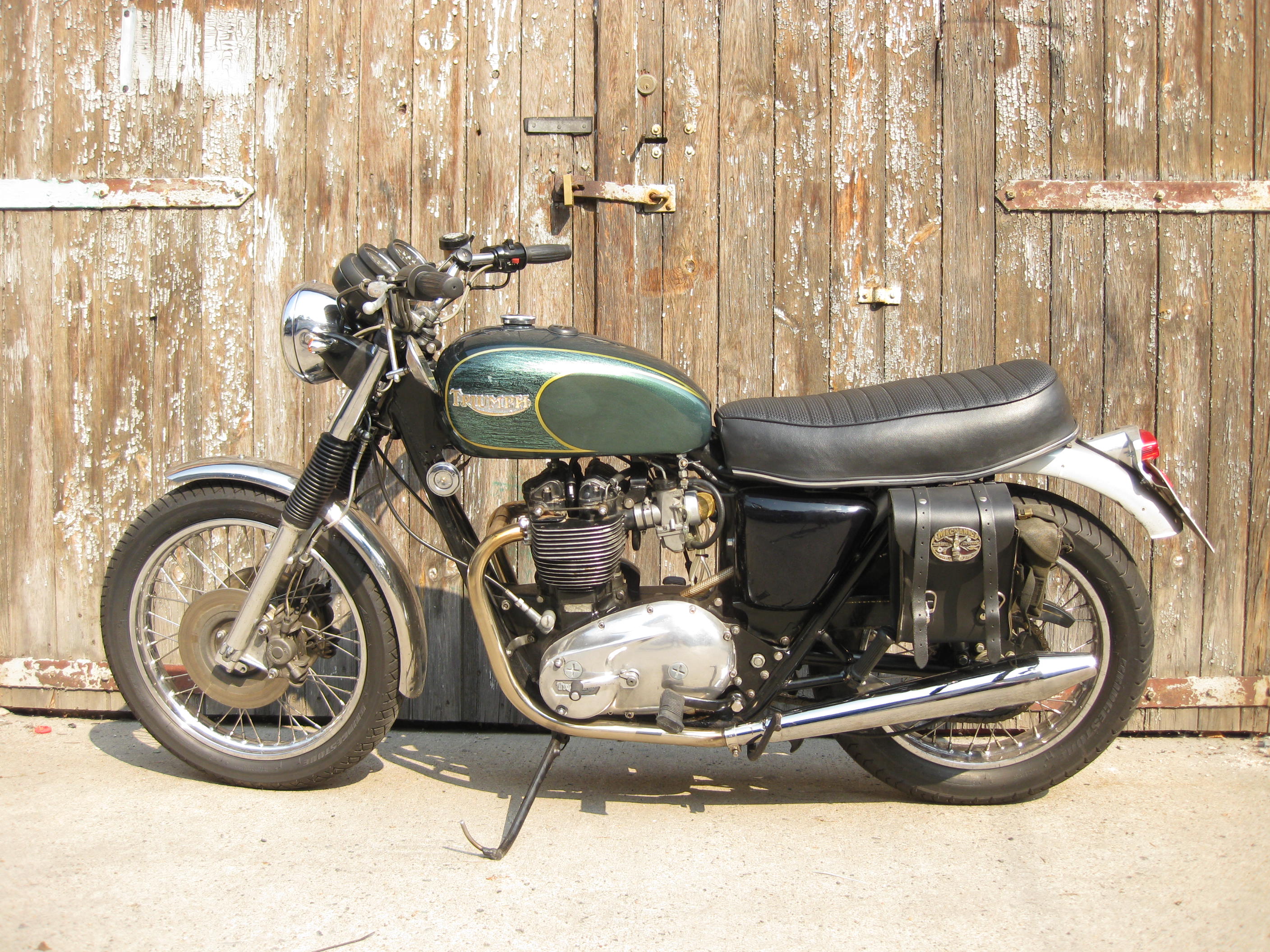 Triumph TSS